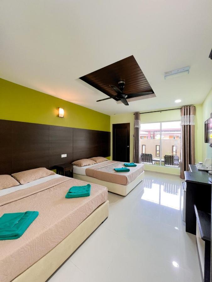 Chuu Pun Village Resort Pantai Cenang  Exterior photo